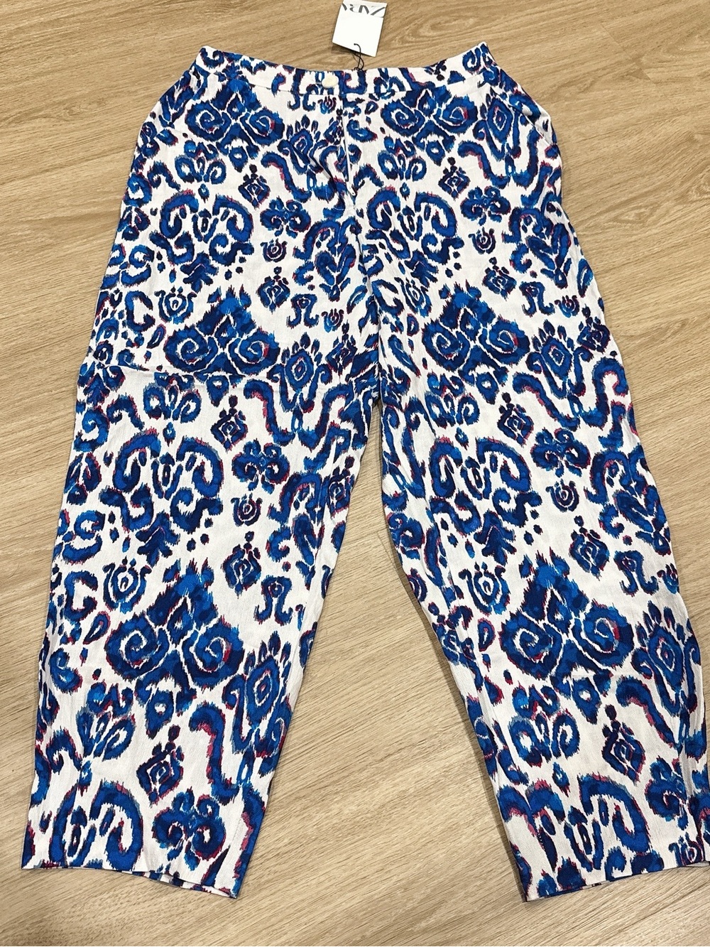 Zara White & Blue Ikat-Print Pull-On